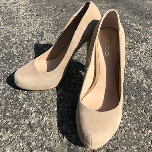suede pumps